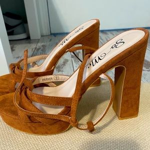 Unique cute Heels 🤍